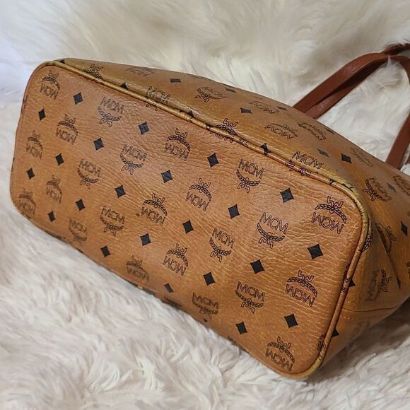💯 Authentic Cognac MCM Tote Bag 🍀 - Picture 5 of 17